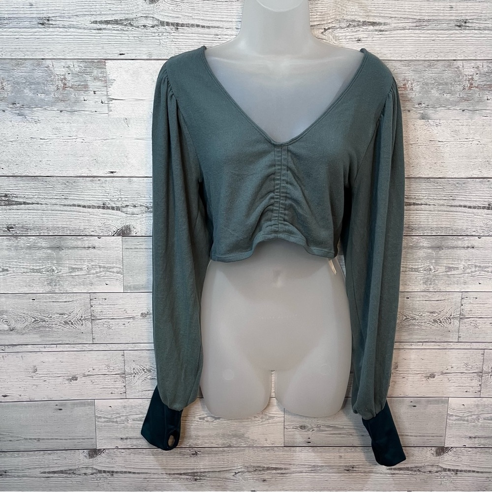 Free People Movement Green Crop Top Balloon Sleeves Thumbholes Size Large